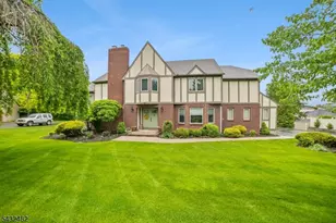 38 Howell Dr, Verona, NJ 07044 - Photo 2