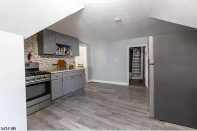 300 1st Ave, Elizabeth, NJ 07206 - Photo 8