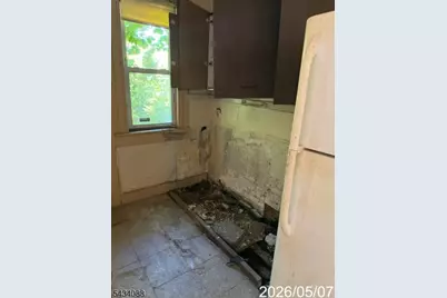 39 Newton Pl, Irvington, NJ 07111 - Photo 8