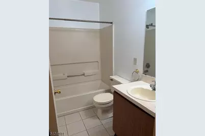 2513 Lighthouse Ln, Sayreville Boro, NJ 08859 - Photo 10