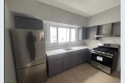 421 Berwick St, Orange, NJ 07050 - Photo 4