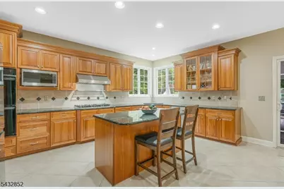 8 Yohn Dr, Bridgewater Twp., NJ 08807 - Photo 12