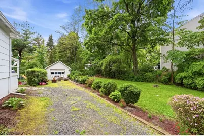 12 Bodnar St, Bernardsville, NJ 07924 - Photo 2