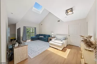 69 Autumn Ct, Roxbury Township, NJ 07852 - Photo 2