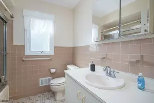 129 Patriots Rd, Parsippany, NJ 07950 - Photo 18