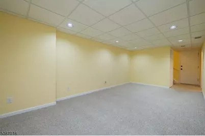 129 Patriots Rd, Parsippany, NJ 07950 - Photo 20