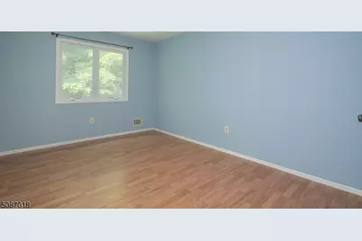 129 Patriots Rd, Parsippany, NJ 07950 - Photo 14