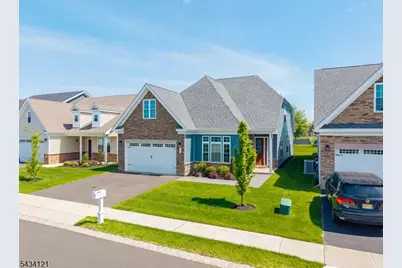 22 Samjan Cir, Robbinsville Township, NJ 08520 - Photo 4