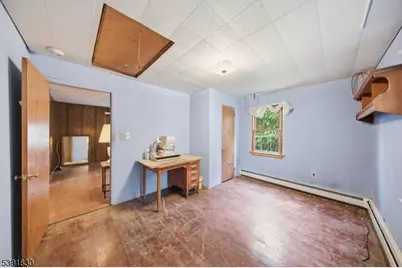 193 Monroe Trl, Hopatcong, NJ 07843 - Photo 10