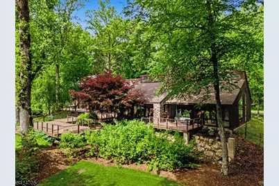 85 Crest Dr, Bernardsville, NJ 07924 - Photo 1