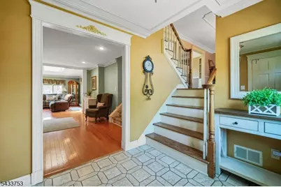 53 Orchard St, Carteret, NJ 07008 - Photo 4