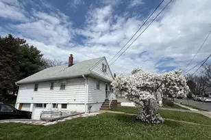 2 Sunnyside Pl, Verona, NJ 07044 - Photo 1
