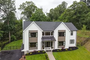 49 Upper Dr, Watchung, NJ 07069 - Photo 2
