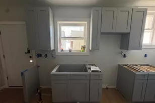 160 Pacific St, Newark, NJ 07105 - Photo 1