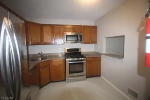 201 Robertson Way, Lincoln Park, NJ 07035 - Photo 6