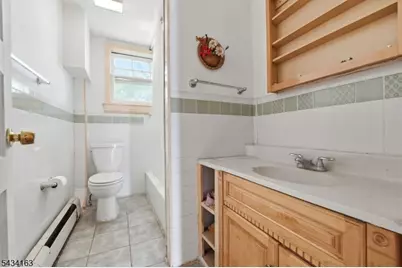 55 Thompson St, Raritan, NJ 08869 - Photo 10