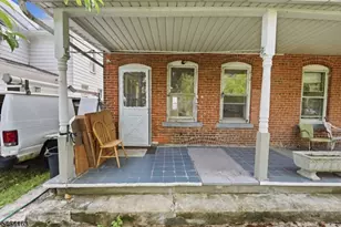 55 Thompson St, Raritan, NJ 08869 - Photo 14