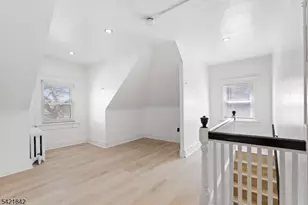 137 S Burnet St, East Orange, NJ 07018 - Photo 4