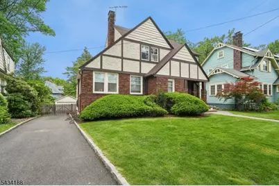 43 Burr Rd, Maplewood, NJ 07040 - Photo 2