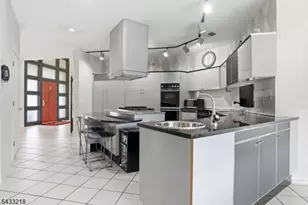 1 Timber Rock Ct, Cedar Grove, NJ 07009 - Photo 6