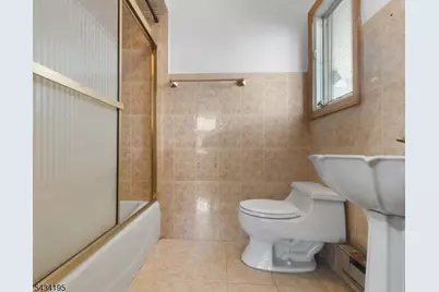334 Brook Ave, Passaic, NJ 07055 - Photo 14