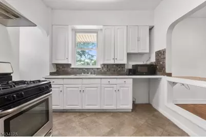 334 Brook Ave, Passaic, NJ 07055 - Photo 12
