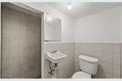 334 Brook Ave, Passaic, NJ 07055 - Photo 20
