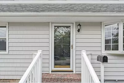 18 Farmingdale Ave, Bloomfield, NJ 07003 - Photo 4