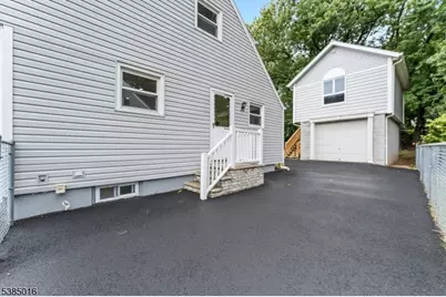 18 Farmingdale Ave, Bloomfield, NJ 07003 - Photo 32