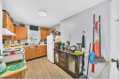 137 Belvidere Ave, Washington Boro, NJ 07882 - Photo 2