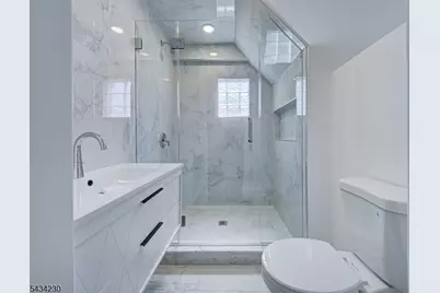217 Heywood Ave, Orange, NJ 07050 - Photo 18