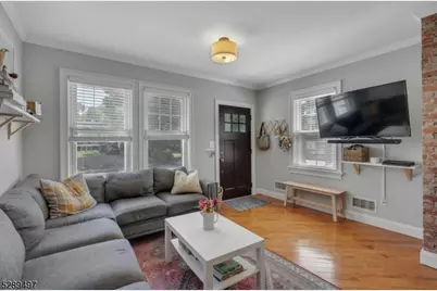 170 A Pine St #A, Montclair, NJ 07042 - Photo 4