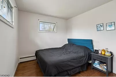 10 De Lazier Pl, Bloomingdale, NJ 07403 - Photo 16