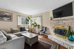 10 De Lazier Pl, Bloomingdale, NJ 07403 - Photo 4