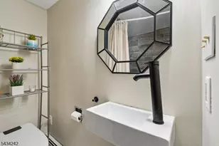 10 De Lazier Pl, Bloomingdale, NJ 07403 - Photo 24