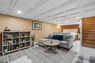 10 De Lazier Pl, Bloomingdale, NJ 07403 - Photo 20