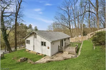 10 De Lazier Pl, Bloomingdale, NJ 07403 - Photo 30