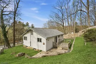10 De Lazier Pl, Bloomingdale, NJ 07403 - Photo 30