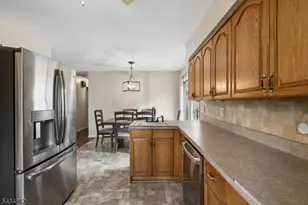 10 De Lazier Pl, Bloomingdale, NJ 07403 - Photo 12