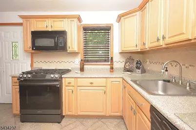 2463 Dorchester Rd, Union Township, NJ 07083 - Photo 6