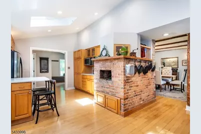 190 Passaic Ave, Roseland, NJ 07068 - Photo 10