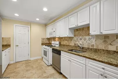198 Underhill Rd, South Orange, NJ 07079 - Photo 10