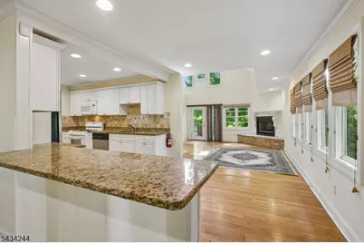 198 Underhill Rd, South Orange, NJ 07079 - Photo 8