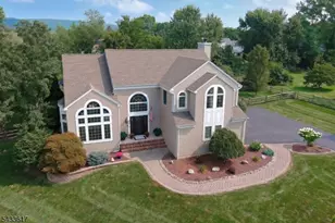 225 Arbor Dr, Greenwich Township, NJ 08886 - Photo 2