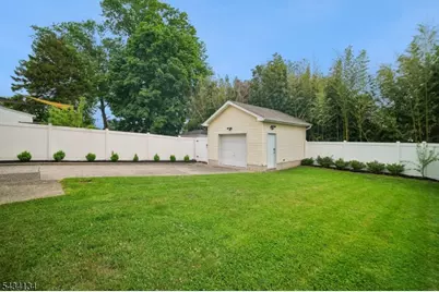 223-225 Keats Ave, Elizabeth, NJ 07208 - Photo 24