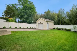 223-225 Keats Ave, Elizabeth, NJ 07208 - Photo 24