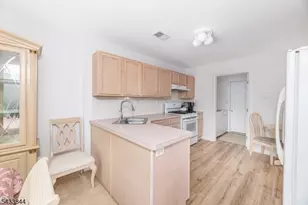 19 Sweetwater Ln, Hardyston Township, NJ 07419 - Photo 10