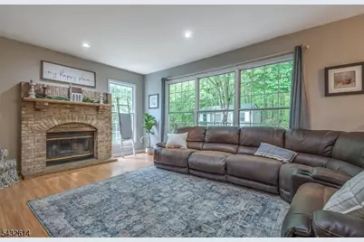 15 Gary Ct, Mount Olive, NJ 07836 - Photo 8