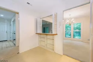 195 Hidden Hollow Ct, Edison, NJ 08820 - Photo 10