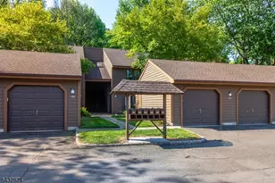 195 Hidden Hollow Ct, Edison, NJ 08820 - Photo 20